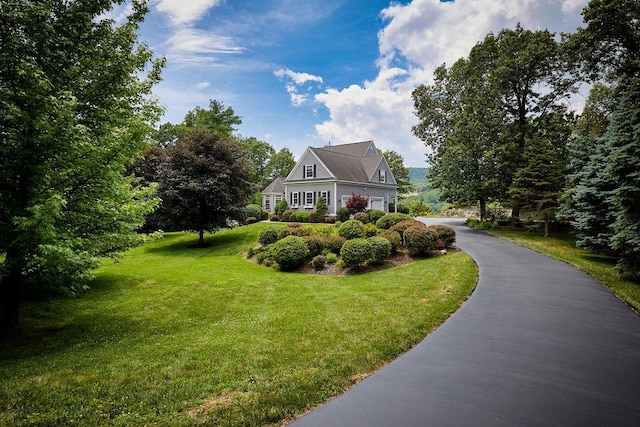 90 River Rd, Hyde Park, NY 12538 - view of front of house featuring a front yard