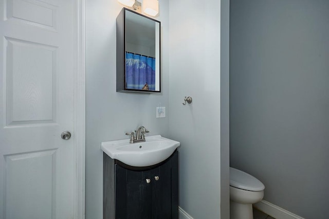90 River Rd, Hyde Park, NY 12538 - full bathroom featuring vanity and toilet