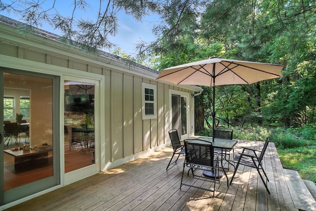 7 Fayer Ct, Phillipsport, NY 12790 - deck with outdoor dining area
