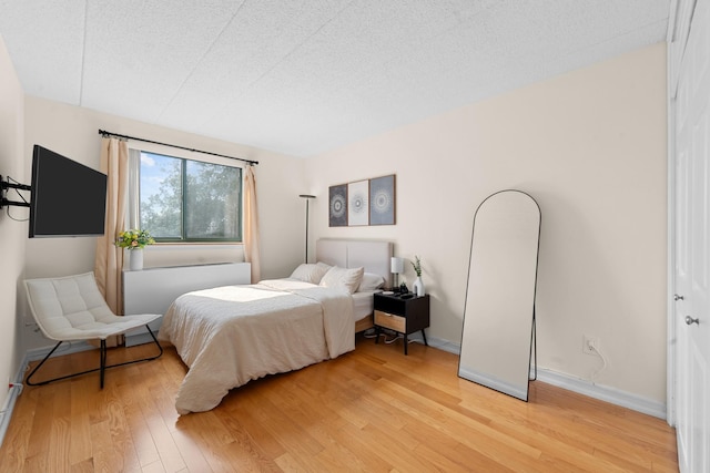 3220 Fairfield Ave Unit 6A, Bronx, NY 10463 - bedroom with light wood-type flooring and baseboards