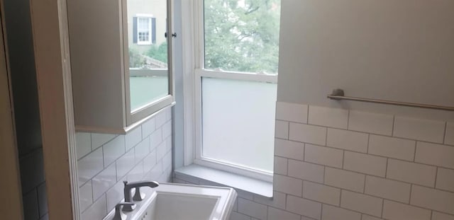 190 Union St, Poughkeepsie, NY 12601 - bathroom featuring tile walls
