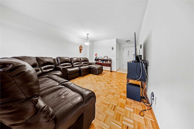 5230 39th Dr Unit 7M, Woodside, NY 11377 - view of living area