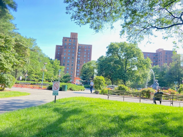 1935 Mcgraw Ave Unit 7C, Bronx, NY 10462 - view of property's community
