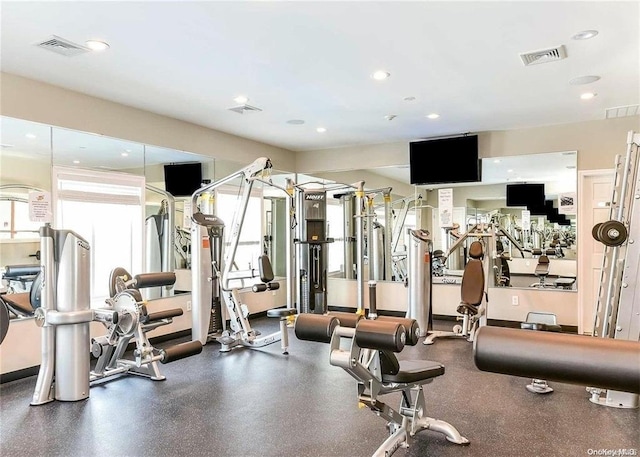 80 Pointe Cir S Unit 80, Coram, NY 11727 - workout area featuring recessed lighting
