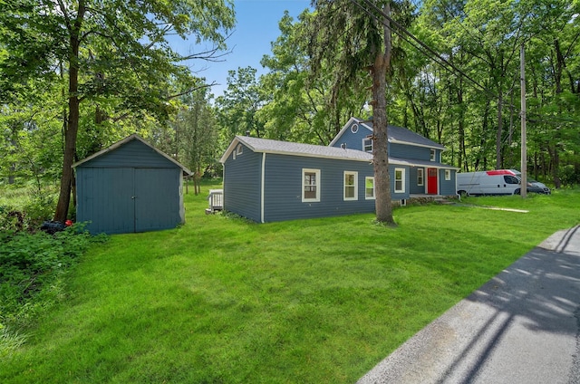 123 Newport Bridge Rd, Warwick, NY 10990 - view of side of property featuring a storage unit and a yard