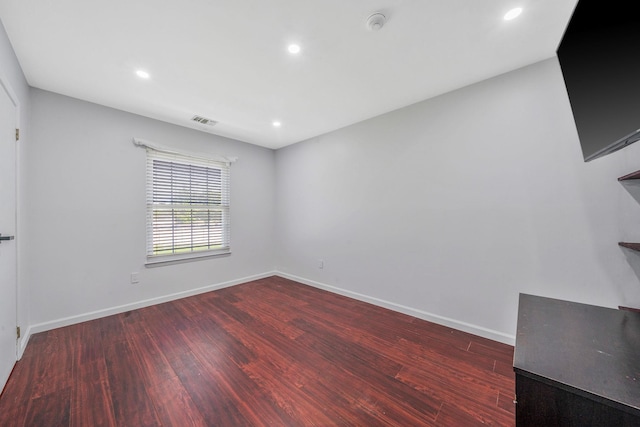 77 Fairview Cir Unit 77, Middle Island, NY 11953 - unfurnished room with wood finished floors, recessed lighting, and a smoke detector