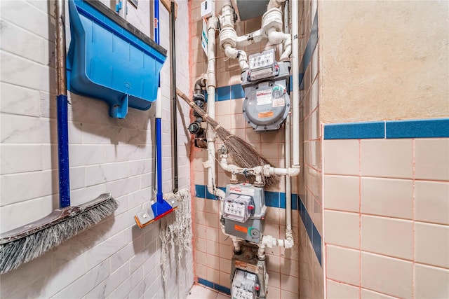 2162 24th St, Astoria, NY 11105 - bathroom with tile walls