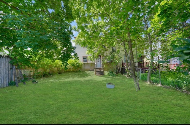 29 William St, Ossining, NY 10562 - fenced backyard featuring entry steps
