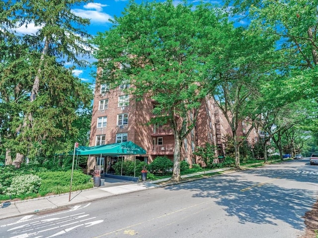 42-30 Douglaston Pkwy Unit 3L, Douglaston, NY 11363 - view of building exterior