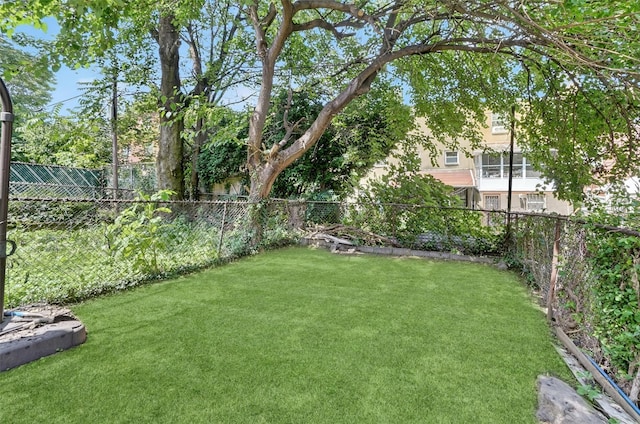 1025 E 229th St Unit B, Bronx, NY 10466 - view of fenced backyard