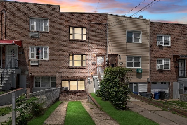 1025 E 229th St Unit B, Bronx, NY 10466 - view of property at dusk