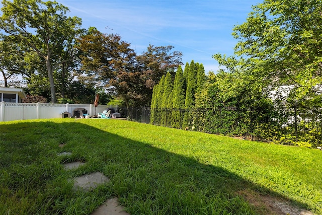 69 Ardell Rd, Bronxville, NY 10708 - view of yard