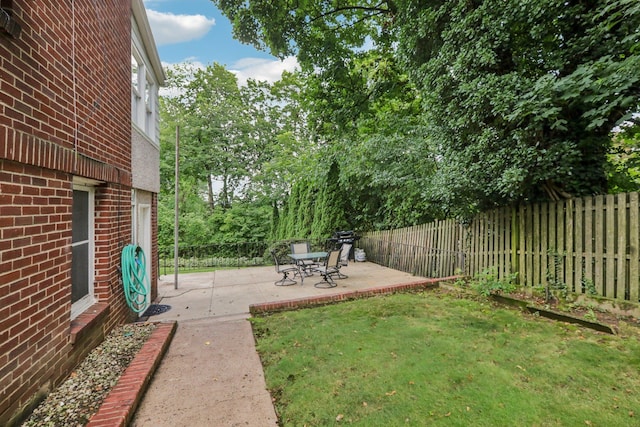 4 Aldine Park, Nyack, NY 10960 - fenced backyard with a patio area
