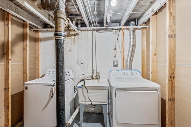 19 Dakota St, Hicksville, NY 11801 - washroom featuring separate washer and dryer