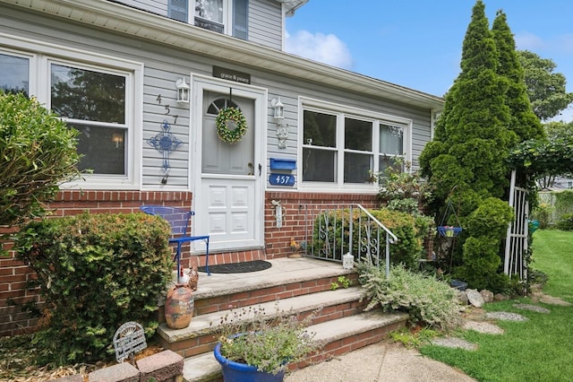 457 Secatogue Ave, Farmingdale, NY 11735 - photo 2