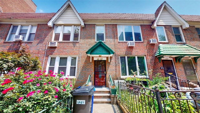 4827 40th St, Sunnyside, NY 11104 - photo 2