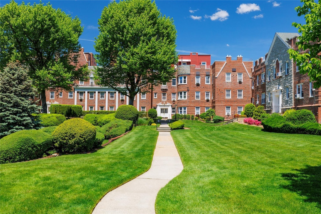 104 S Village Ave Unit 1G, Rockville Centre, NY 11570 - photo 1