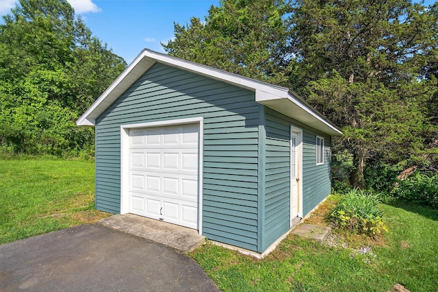 81 Hambletonian Rd, Chester, NY 10918 - detached garage with asphalt driveway