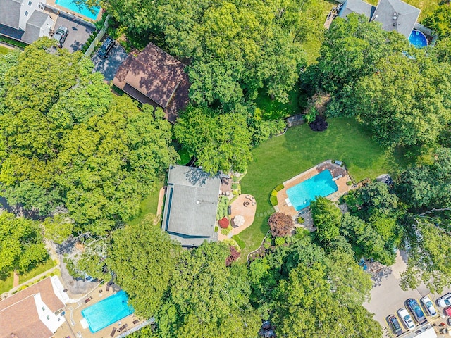 7 Simon Ct, East Northport, NY 11731 - aerial overview of property's location featuring a pool area