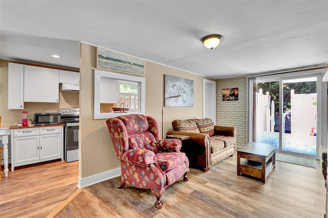 32 Dewey St, Port Jefferson Station, NY 11776