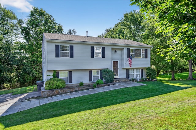 3 Stanford Dr, Highland Mills, NY 10930 - raised ranch featuring a front lawn