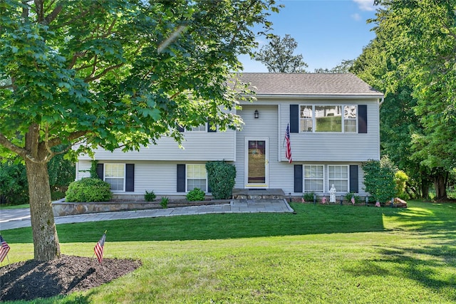 3 Stanford Dr, Highland Mills, NY 10930 - bi-level home featuring a front yard