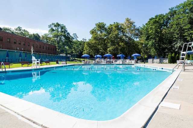 4705 Henry Hudson Pkwy W Unit 1J, Bronx, NY 10471 - view of community pool