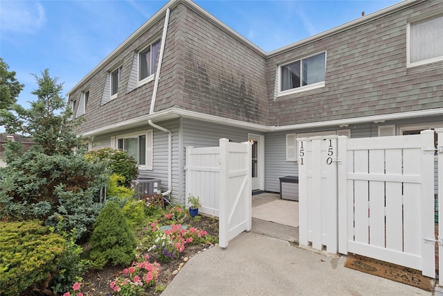 151 Storm Dr, Holtsville, NY 11742 - photo 4