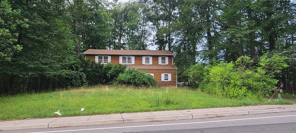 100 Highview Rd, Suffern, NY 10901 - view of side of home