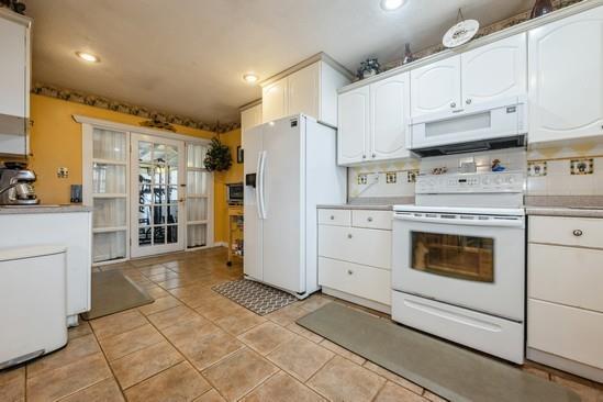 59 Hill Ln, Levittown, NY 11756 - photo 9