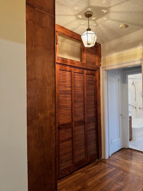 2925 Matthews Ave Unit 5F, Bronx, NY 10467 - detailed view of wood finished floors, a textured ceiling, and a smoke detector