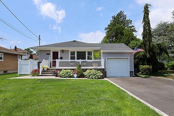 1266 Oakfield Ave, Wantagh, NY 11793 - photo 1