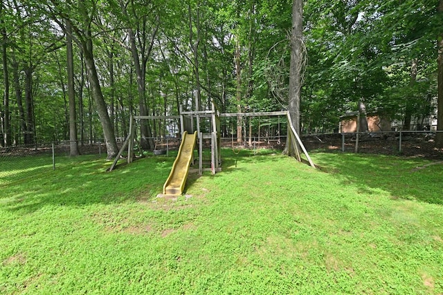 17 E Stemmer Ln, Suffern, NY 10901 - view of play area featuring a fenced backyard