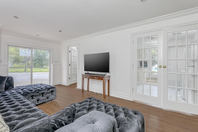 28 Lime Kiln Rd, Suffern, NY 10901 - living area featuring crown molding and wood finished floors