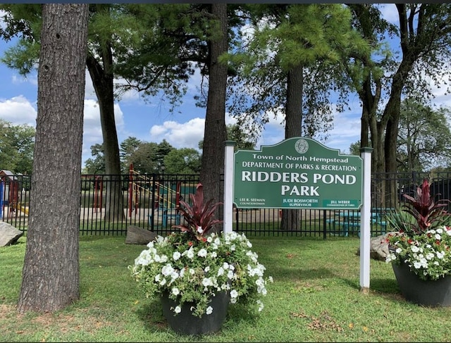 64 Meadowfarm Rd, Manhasset Hills, NY 11040 - view of community / neighborhood sign