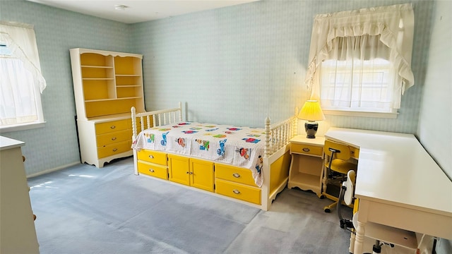 64 Meadowfarm Rd, Manhasset Hills, NY 11040 - bedroom with wallpapered walls and light carpet