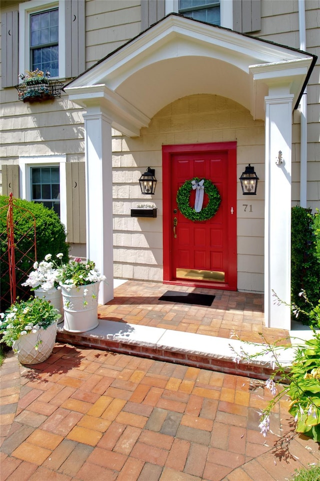 71 Hillcrest Ave, Manhasset, NY 11030 - view of exterior entry