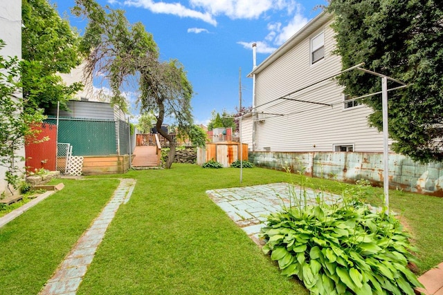 1455 Kennellworth Pl, Bronx, NY 10465 - view of yard with a patio