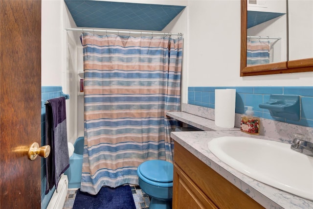 1455 Kennellworth Pl, Bronx, NY 10465 - full bath with vanity and a shower with curtain