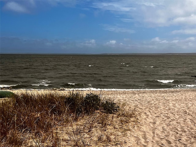 305 Fay Ct, Mattituck, NY 11952 - water view