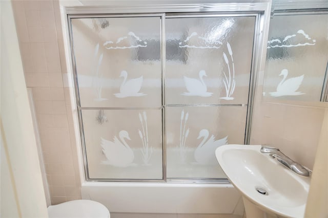 12605 109th Ave, Richmond Hill S, NY 11420 - bathroom featuring a shower with door
