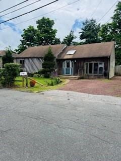 47 Georgia St, East Northport, NY 11731 - ranch-style house featuring asphalt driveway