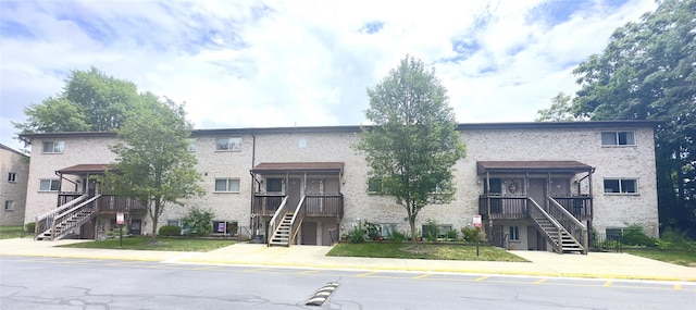 26 Cooper Unit 314, Poughkeepsie, NY 12603 - view of building exterior with stairs