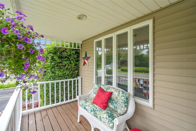 1334 Thompson Dr, Bay Shore, NY 11706 - view of porch