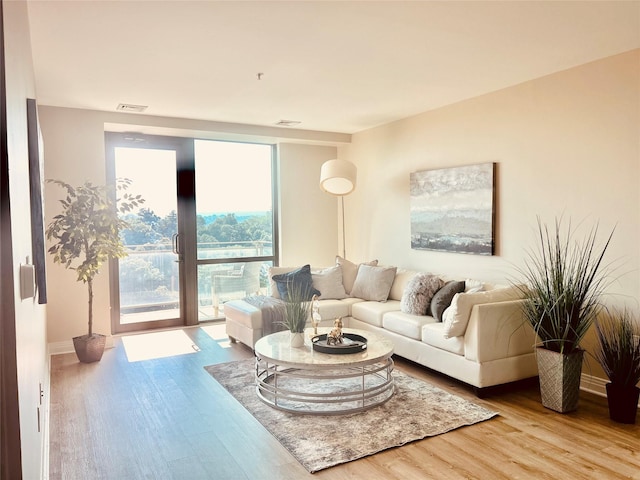 701 Rdg Hill Blvd Unit 10B, Yonkers, NY 10710 - photo 1