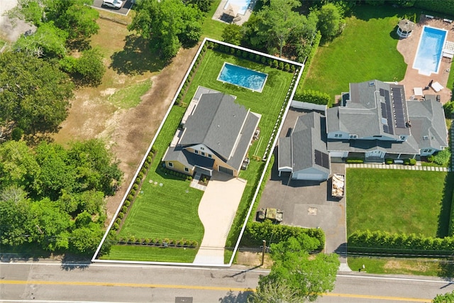 135 S Rd, Westhampton, NY 11977 - aerial view of property's location with property parcel outlined and a pool area