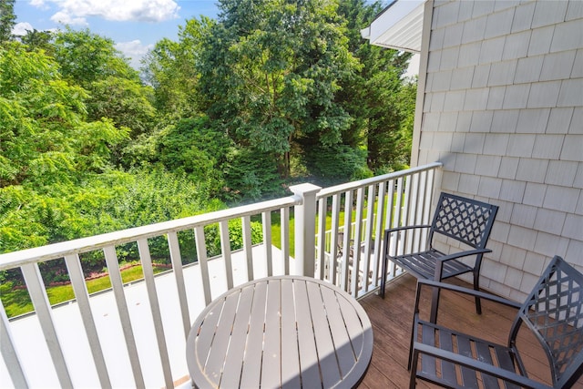 31 Boathouse Ln E, Bay Shore, NY 11706 - view of balcony