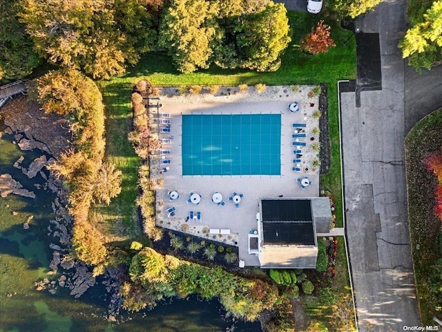 31 Boathouse Ln E, Bay Shore, NY 11706 - aerial view