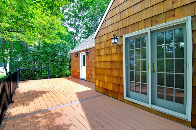 153 Park Ave, Manhasset, NY 11030 - view of wooden deck