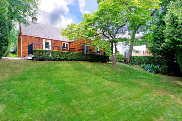 153 Park Ave, Manhasset, NY 11030 - view of grassy yard featuring a wooden deck